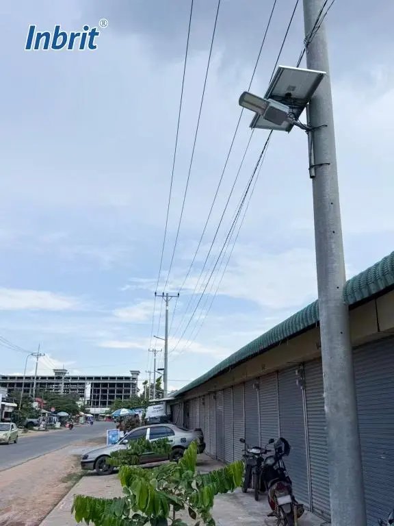 SOLO E solar street light installed on an existing concrete pole in Cambodia SOLO E solar street light installed on an existing concrete pole in Cambodia