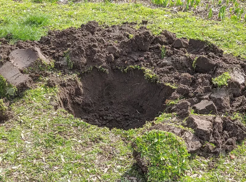 How to install solar street lights by one person?