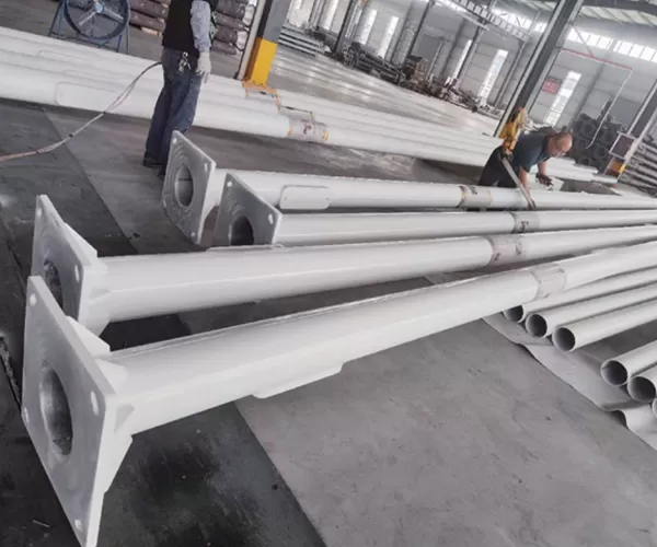 solar street pole manufacturer
